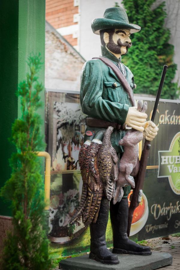 Hubert Varga Komárno Exterior foto